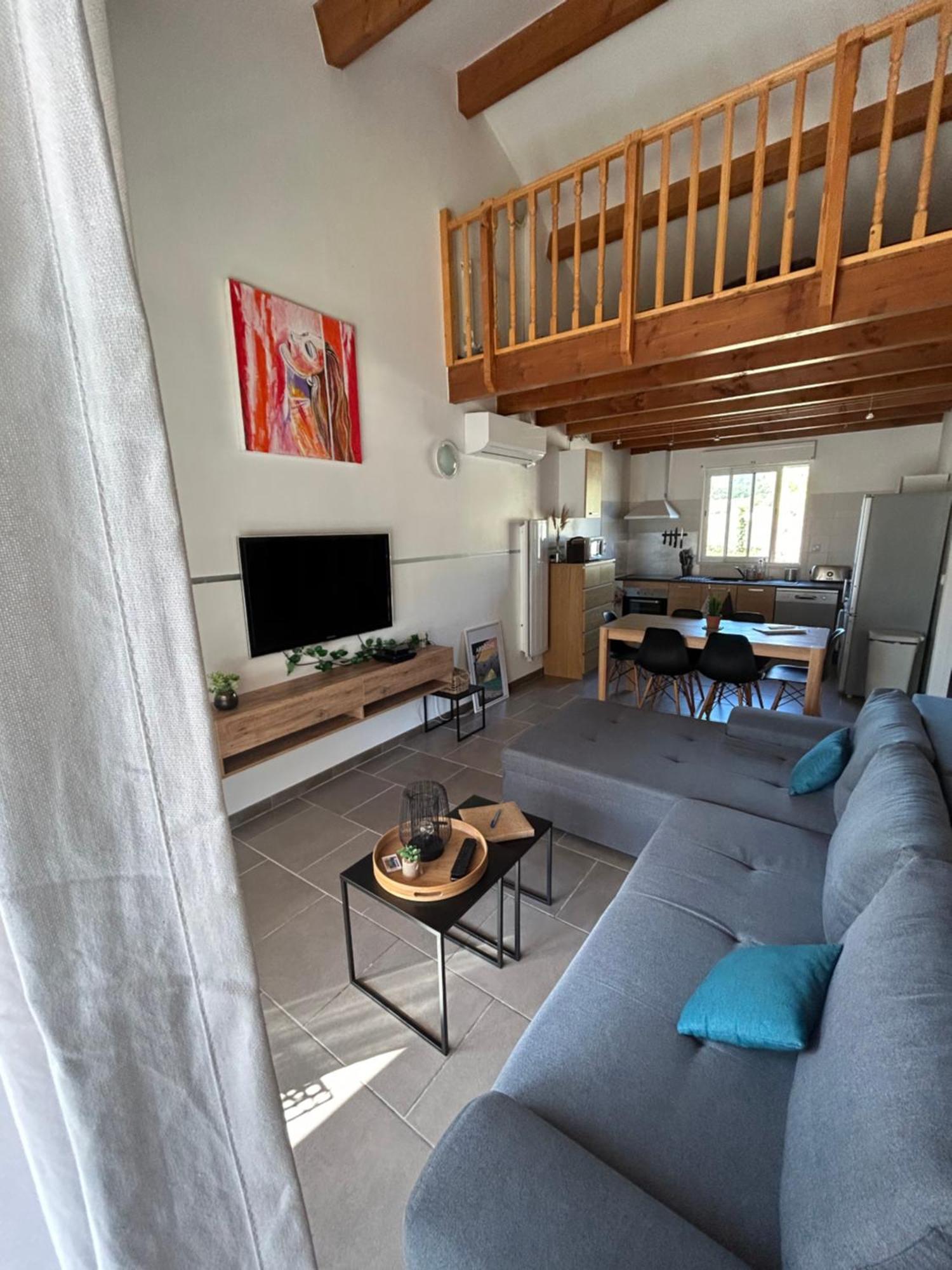 Maison Piscine & Pont D'arc Holiday home *